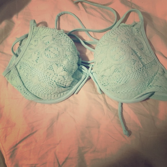 🚫FINAL MARKDOWN Victoria's Secret bikini top!