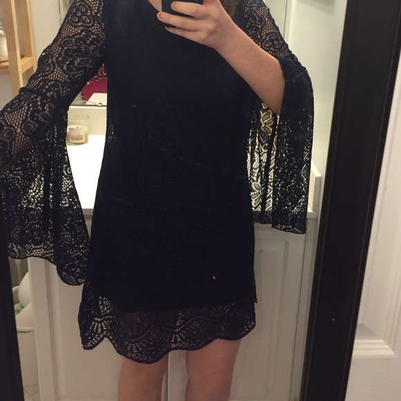 Navy Blue lace dress, only worn once - Picture 4 of 4
