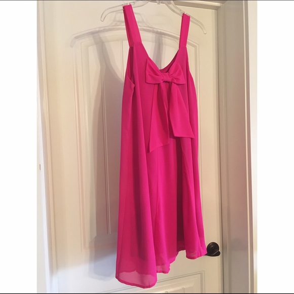 Hot pink knee length dress - Picture 2 of 3