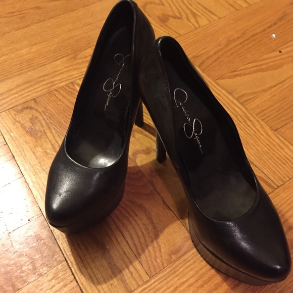 JESSICA SIMPSON: black platform heels Sz 5.5