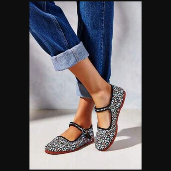 Canvas maryjanes
