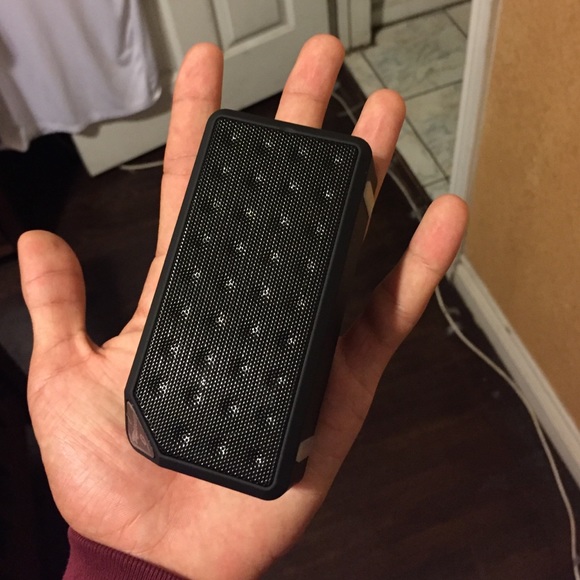 Mini X3 Bluetooth Speaker - Picture 3 of 4