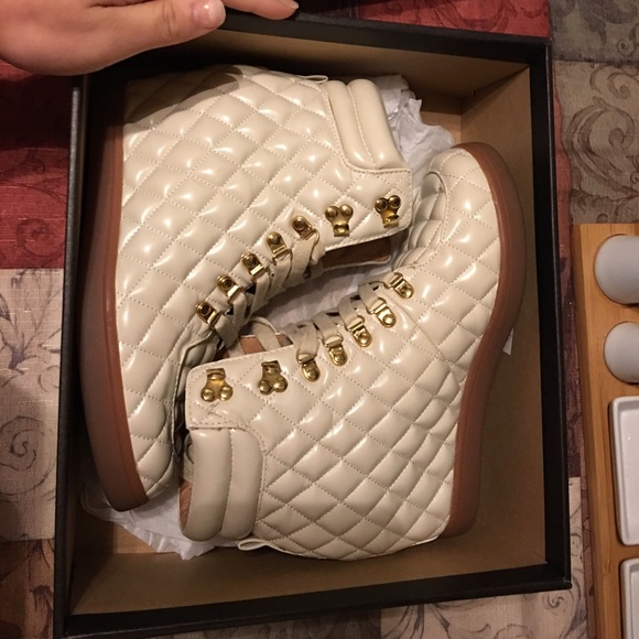 Sneaker wedges