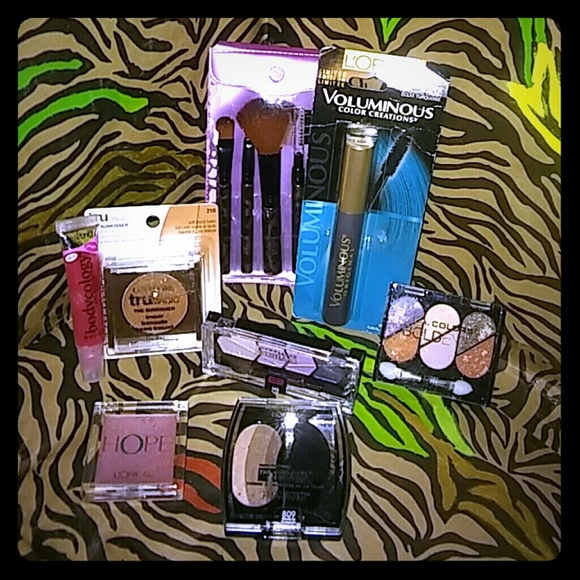 8pc Makeup Bundle #8 - Picture 1 of 1