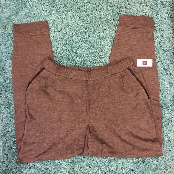 🌟SALE🌟 NWT GAP joggers size M