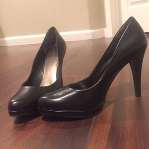 Nine West size 6.5 black heels