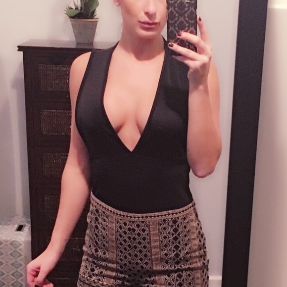 Brand New!! Deep V Black Bodysuit ✔️✔️
