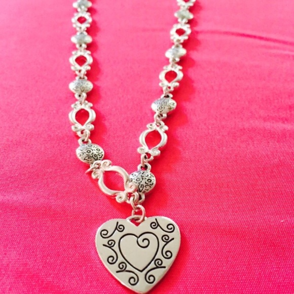 🚨Cute Silver Necklace🚨