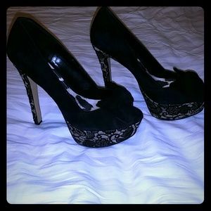 Jessica Simpson peep toe with bow heels