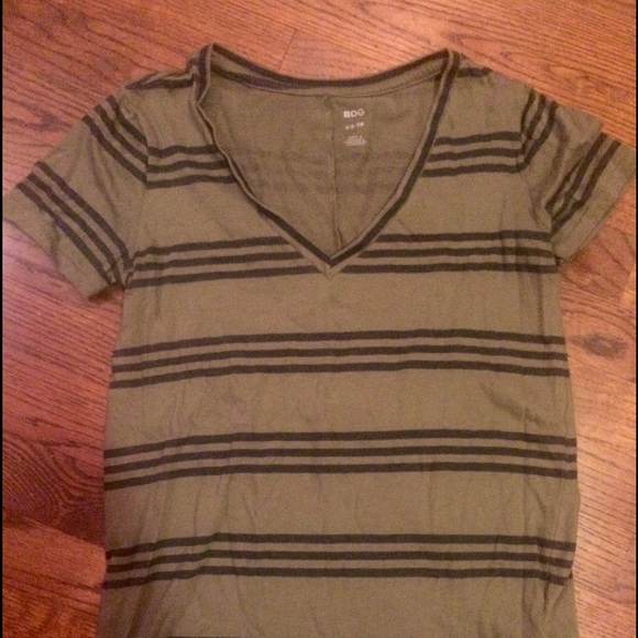 UO t-shirt - Picture 2 of 3