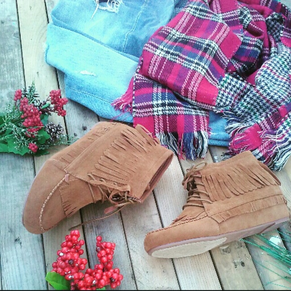 Shoes - 🎄🎅🎄ON SALE! fringe wedge moccasins🎅🎄🎅