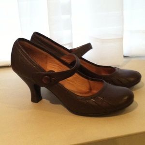 Steve Madden brown low heel Shoes
