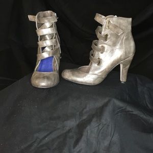 Grayish/olive booties