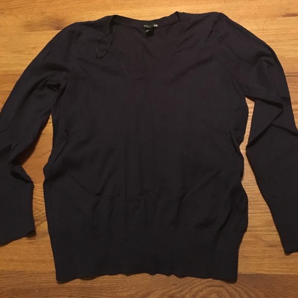 H&M vneck sweater