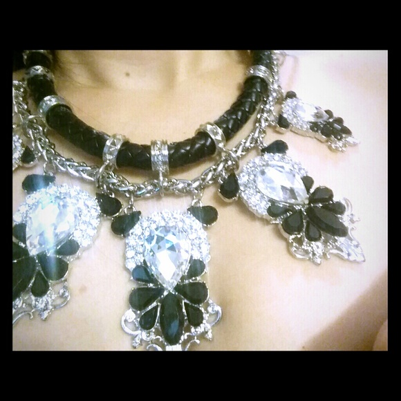 Black elegant necklace
