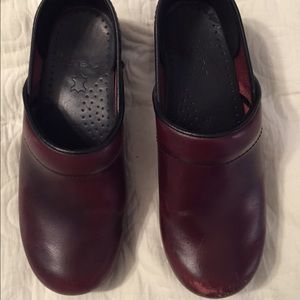 Maroon Dansko clogs