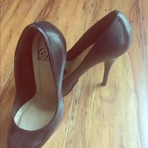 beautiful black heels