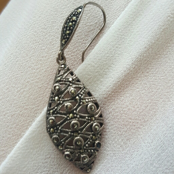 Earrings silver finish swarowski black crystals