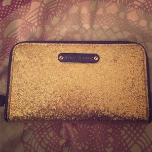Betsy Johnson Gold Sparkle Wallet✨