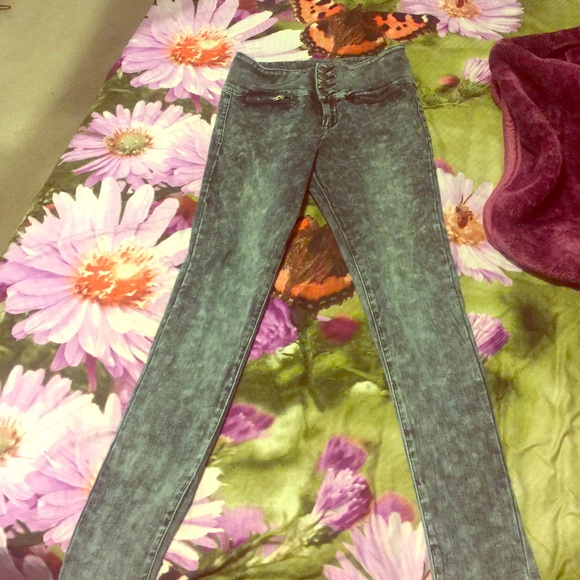 Brand new high waisted skinny jeans.