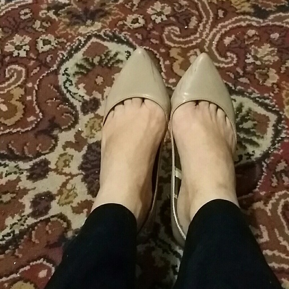 Nude flats