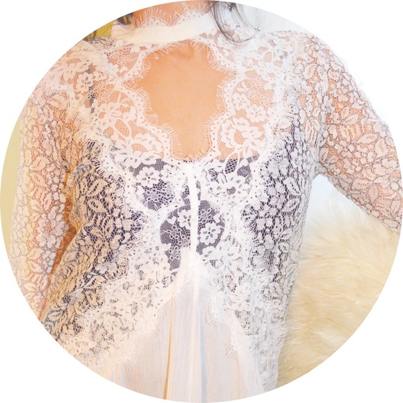 🚫SOLD🚫 Lace White Swing Dress - Picture 2 of 6