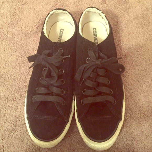 Black Converse size 8.5 👟