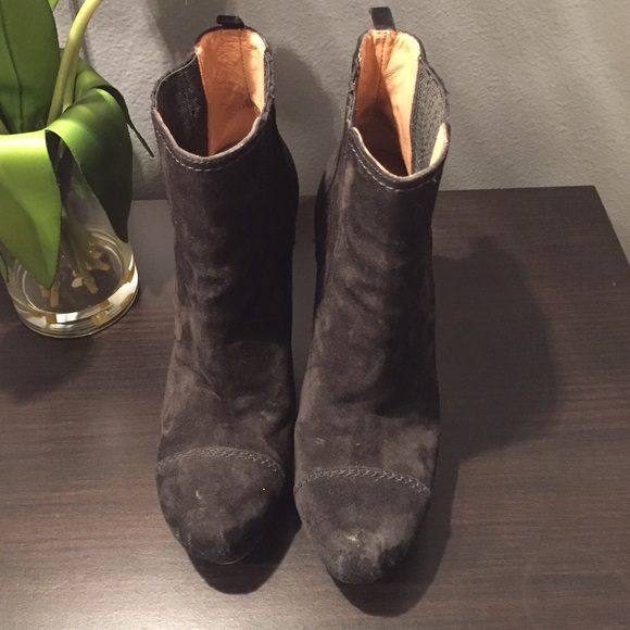 🚫SOLD on V I N T E D Joan&David Ankle boots - Picture 2 of 4