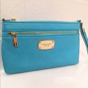 Authentic Micheal Kors jetset wristlet in Aqua