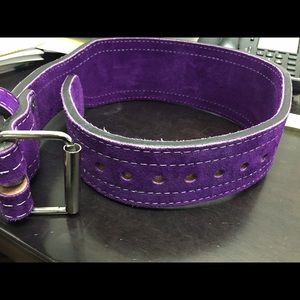 Handmade leather powerlifting belt