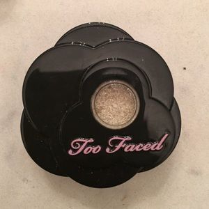 Too faced single eyeshadow