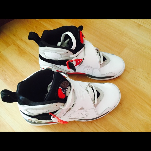 Air Jordan 8 Retro Bugs Bunny - Picture 2 of 3