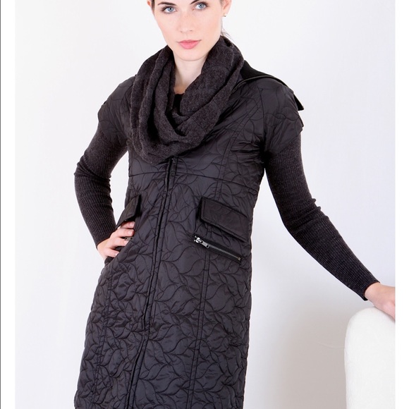 Long quilted vest cost - Picture 1 of 1