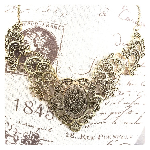 🆕Vintage Inspired Antique Gold Statement Necklace