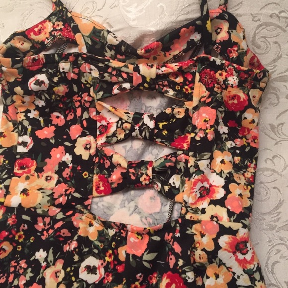 Floral romper - Picture 2 of 3