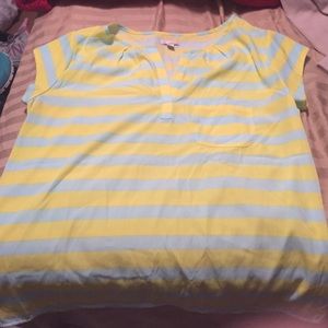 A blouse with short sleeves