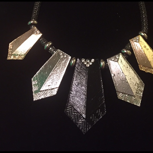 Gold black silver collar statement pendant choker