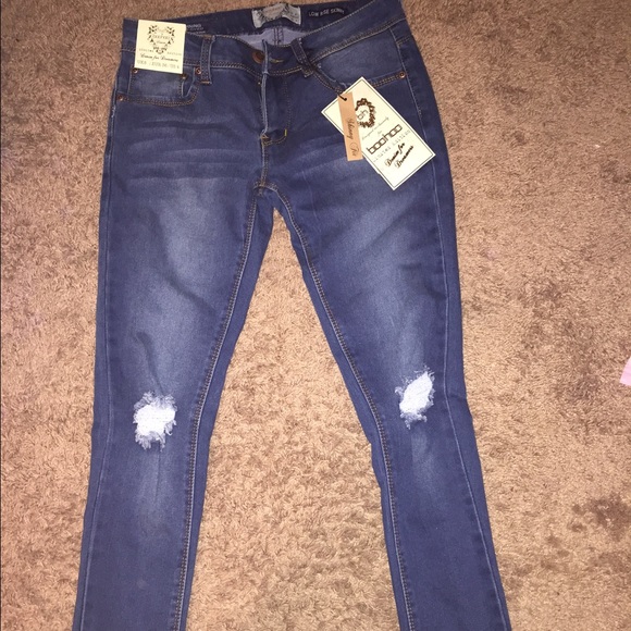 BRAND NEW JEANS