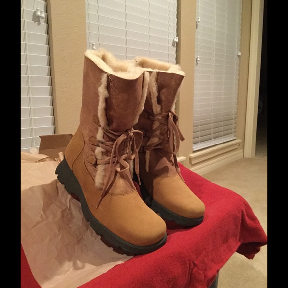 La Canadienne Shoes - 🎆CLOSET SALE🙌Waterproof Shearling Lined Boots