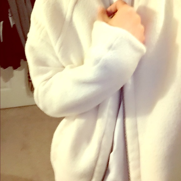 A white coat~