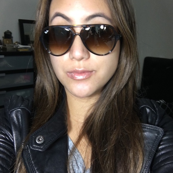 SOLD Ray Ban aviator sunglasses - Picture 4 of 4