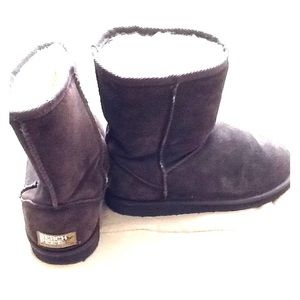 💲 DROPPED! 💥 Beach Feet Brown Ugg style Boots