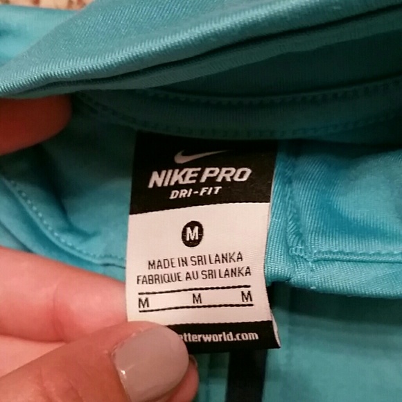 Nike-pro Dri Fit pull over - Picture 2 of 3