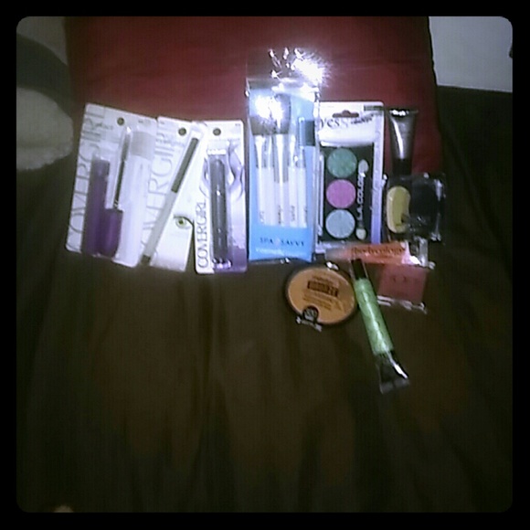 11pc Makeup Bundle #11 - Picture 1 of 1