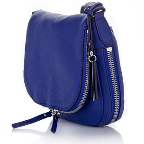 Vince Camuto Handbags - 👛Vince Camuto Cross Body Purse👛