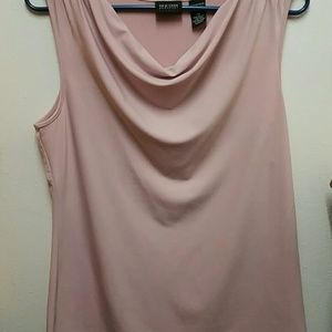 Dusty rose scoop neck. Sz med