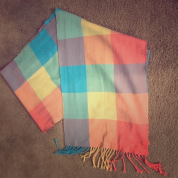 Colorful scarf - Picture 1 of 2
