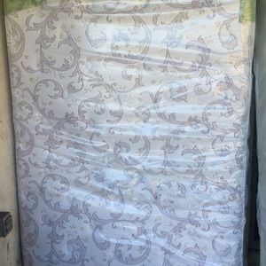 Full size mattress