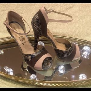 Brand New Faux snake graphic print heels.