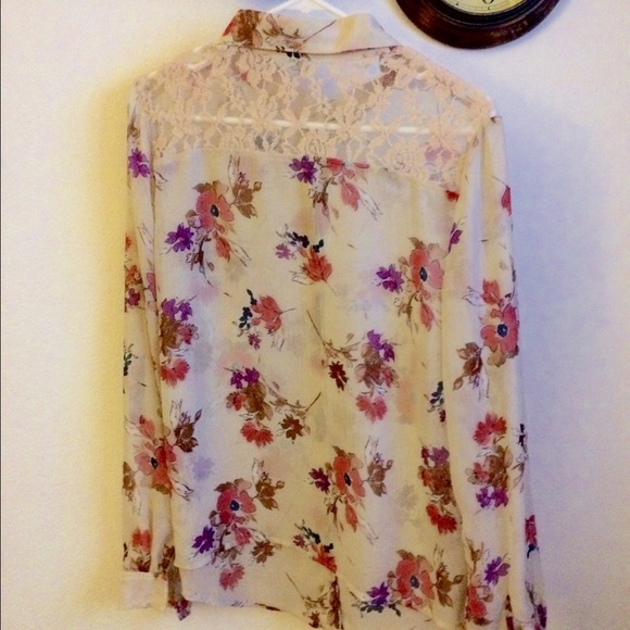 American Rag blouse - Picture 2 of 3